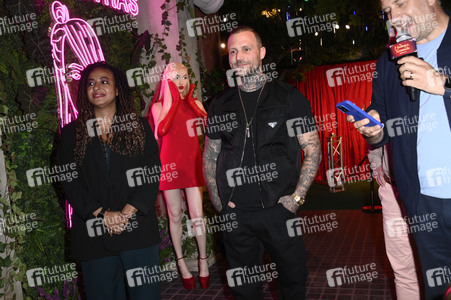 Kontra K bei der Enthüllung seiner Wachsfigur und der Eröffnung des neuen Themenbereichs 'Berlin Vibes' im Madame Tussauds in Berlin