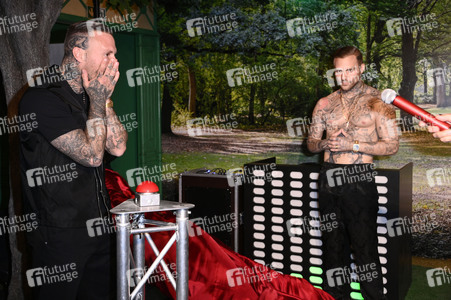 Kontra K bei der Enthüllung seiner Wachsfigur und der Eröffnung des neuen Themenbereichs 'Berlin Vibes' im Madame Tussauds in Berlin