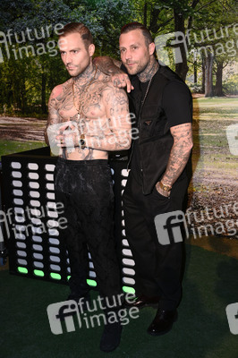 Kontra K bei der Enthüllung seiner Wachsfigur und der Eröffnung des neuen Themenbereichs 'Berlin Vibes' im Madame Tussauds in Berlin