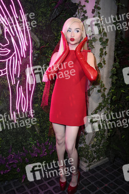 Kontra K bei der Enthüllung seiner Wachsfigur und der Eröffnung des neuen Themenbereichs 'Berlin Vibes' im Madame Tussauds in Berlin