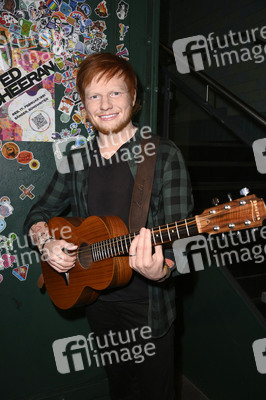 Kontra K bei der Enthüllung seiner Wachsfigur und der Eröffnung des neuen Themenbereichs 'Berlin Vibes' im Madame Tussauds in Berlin