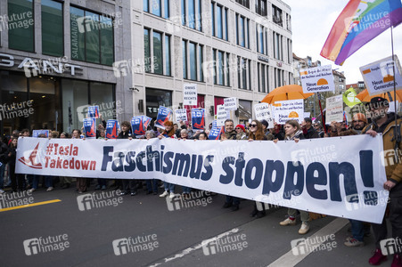Demonstrationen gegen Trump und Musk in Berlin