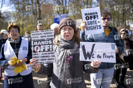Demonstrationen gegen Trump und Musk in Berlin