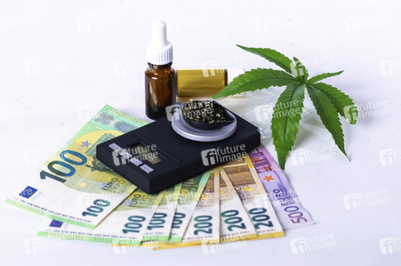 Symbolfoto 'Cannabis-Gesetz verursacht Kosten'