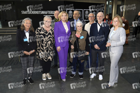 Ausstellungseröffnung 'Staatssicherheitsinhaftierung / Porträt 2023 - 2024' in Berlin