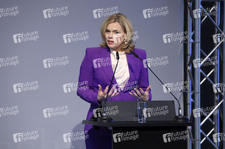 Ausstellungseröffnung 'Staatssicherheitsinhaftierung / Porträt 2023 - 2024' in Berlin