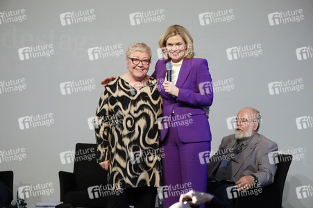 Ausstellungseröffnung 'Staatssicherheitsinhaftierung / Porträt 2023 - 2024' in Berlin