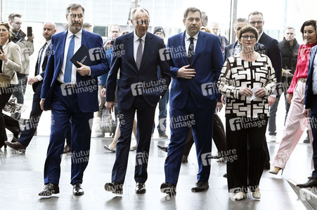 Pressekonferenz von CDU, CSU und SPD in Berlin