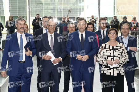 Pressekonferenz von CDU, CSU und SPD in Berlin