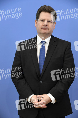 Bundespressekonferenz Gemeinschaftsdiagnose der Wirtschaftsforschungsinstitute in Berlin