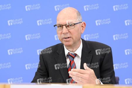 Bundespressekonferenz Gemeinschaftsdiagnose der Wirtschaftsforschungsinstitute in Berlin