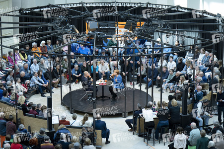 Radioshow mit Angela Merkel in Berlin