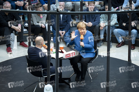 Radioshow mit Angela Merkel in Berlin