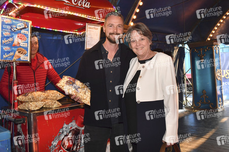 Circus Krone Premiere 'Farbenspiel - Gold Edition' in München