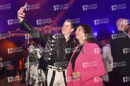 Circus Krone Premiere 'Farbenspiel - Gold Edition' in München