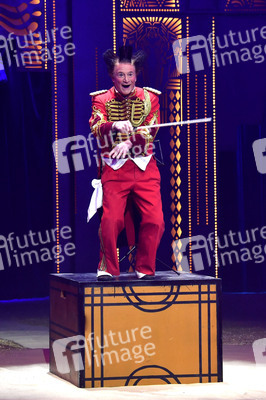 Circus Krone Premiere 'Farbenspiel - Gold Edition' in München