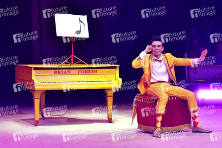 Circus Krone Premiere 'Farbenspiel - Gold Edition' in München