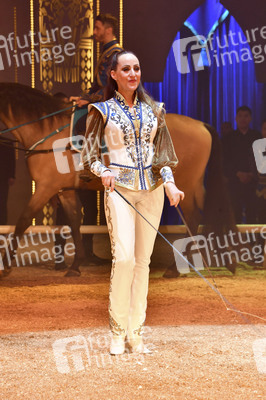 Circus Krone Premiere 'Farbenspiel - Gold Edition' in München