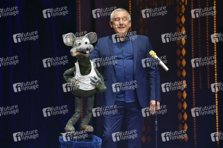 Circus Krone Premiere 'Farbenspiel - Gold Edition' in München