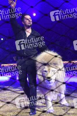 Circus Krone Premiere 'Farbenspiel - Gold Edition' in München