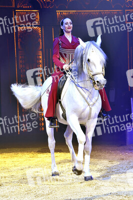 Circus Krone Premiere 'Farbenspiel - Gold Edition' in München