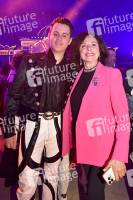 Circus Krone Premiere 'Farbenspiel - Gold Edition' in München