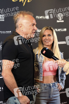 Eröffnung vom Schlager Cafe Düsseldorf in Düsseldorf