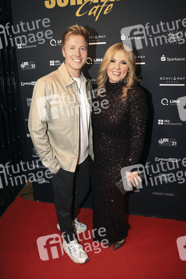 Eröffnung vom Schlager Cafe Düsseldorf in Düsseldorf