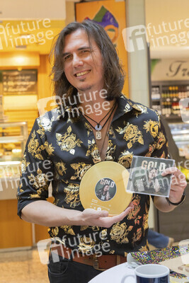 Björn Martins bei der Albumveröffentlichung 'Gold' im Kornmarkt-Center. Bautzen, 11.04.2025