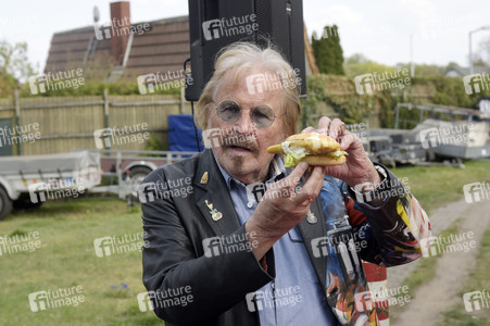 Frank Zander präsentiert 'Zander im Brötchen' in Berlin