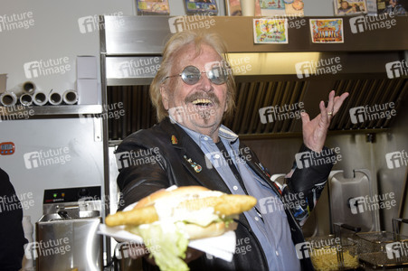 Frank Zander präsentiert 'Zander im Brötchen' in Berlin