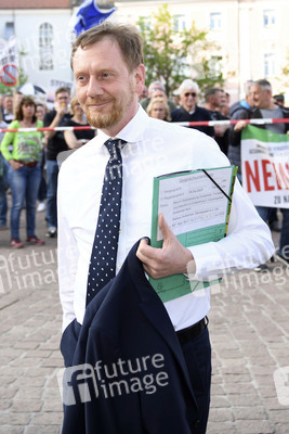 Michael Kretschmer vor Demo gegen Windanlagen in Großenhain