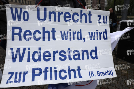 Demonstration 'Friedensprozession' in Dresden