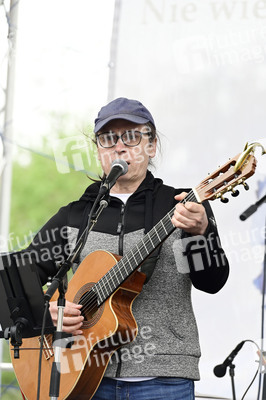 Demonstration 'Friedensprozession' in Dresden