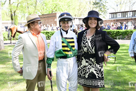 Große Saisoneröffnung 2025 auf der Rennbahn Hoppegarten in Berlin