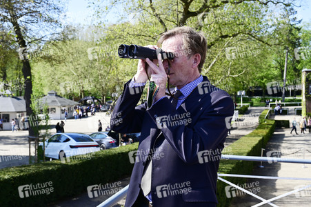 Große Saisoneröffnung 2025 auf der Rennbahn Hoppegarten in Berlin