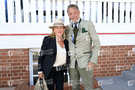 Große Saisoneröffnung 2025 auf der Rennbahn Hoppegarten in Berlin