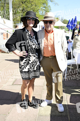 Große Saisoneröffnung 2025 auf der Rennbahn Hoppegarten in Berlin