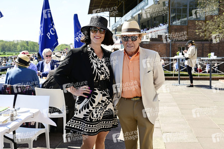 Große Saisoneröffnung 2025 auf der Rennbahn Hoppegarten in Berlin