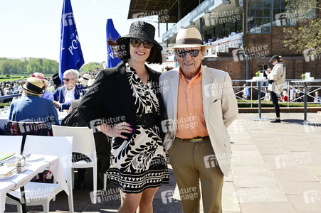 Große Saisoneröffnung 2025 auf der Rennbahn Hoppegarten in Berlin