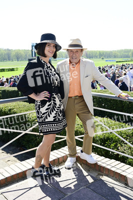 Große Saisoneröffnung 2025 auf der Rennbahn Hoppegarten in Berlin