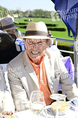 Große Saisoneröffnung 2025 auf der Rennbahn Hoppegarten in Berlin