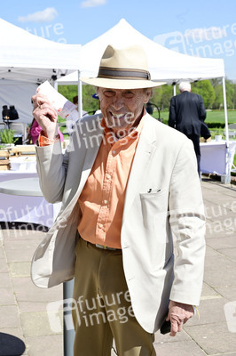 Große Saisoneröffnung 2025 auf der Rennbahn Hoppegarten in Berlin