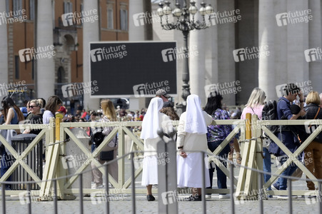 Trauer um Papst Franziskus in Rom
