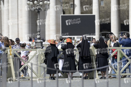 Trauer um Papst Franziskus in Rom