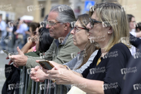 Trauer um Papst Franziskus in Rom
