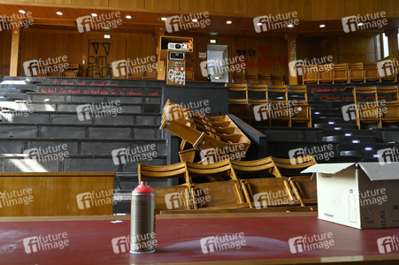 Schäden in Hörsaal der Humboldt-Universität nach propalästinensischen Protesten in Berlin