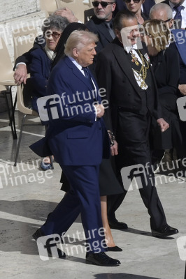 Trauermesse für Papst Franziskus in der Vatikanstadt