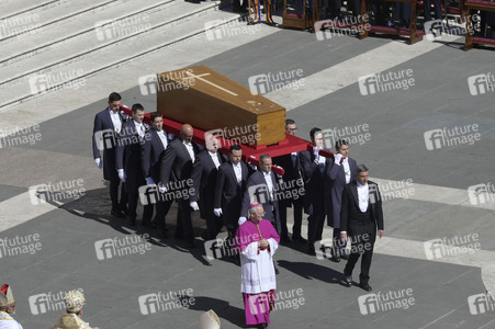 Trauermesse für Papst Franziskus in der Vatikanstadt