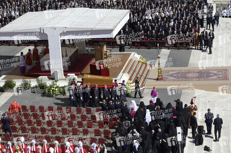 Trauermesse für Papst Franziskus in der Vatikanstadt
